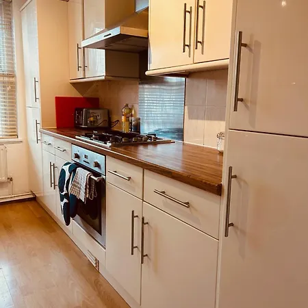 Fabulous 2-Bedroom Apartment In North Оксфорд Экстерьер фото