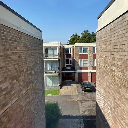 Fabulous 2-Bedroom Apartment In North Оксфорд Экстерьер фото
