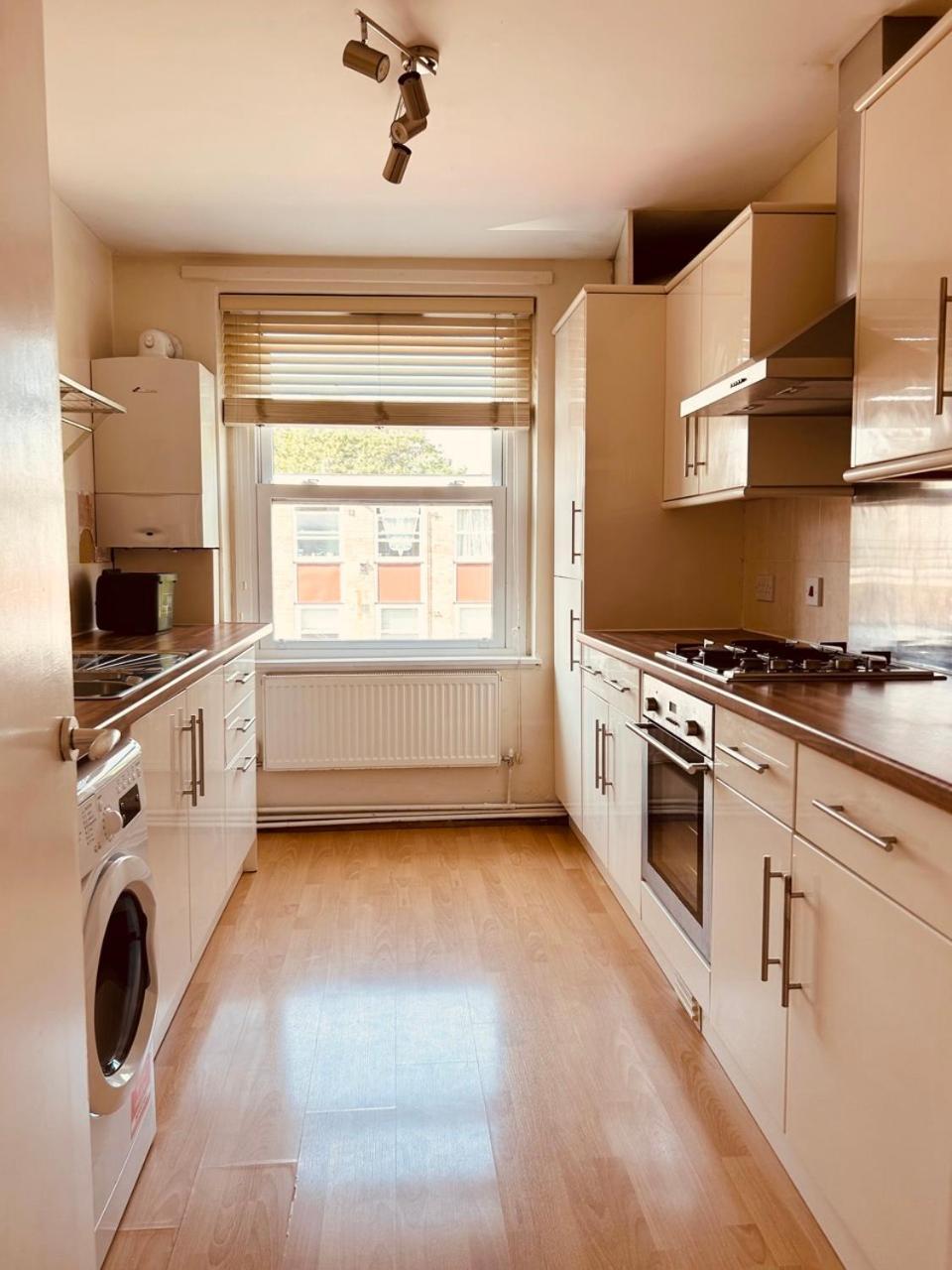 Fabulous 2-bedroom In North Апартаменты *